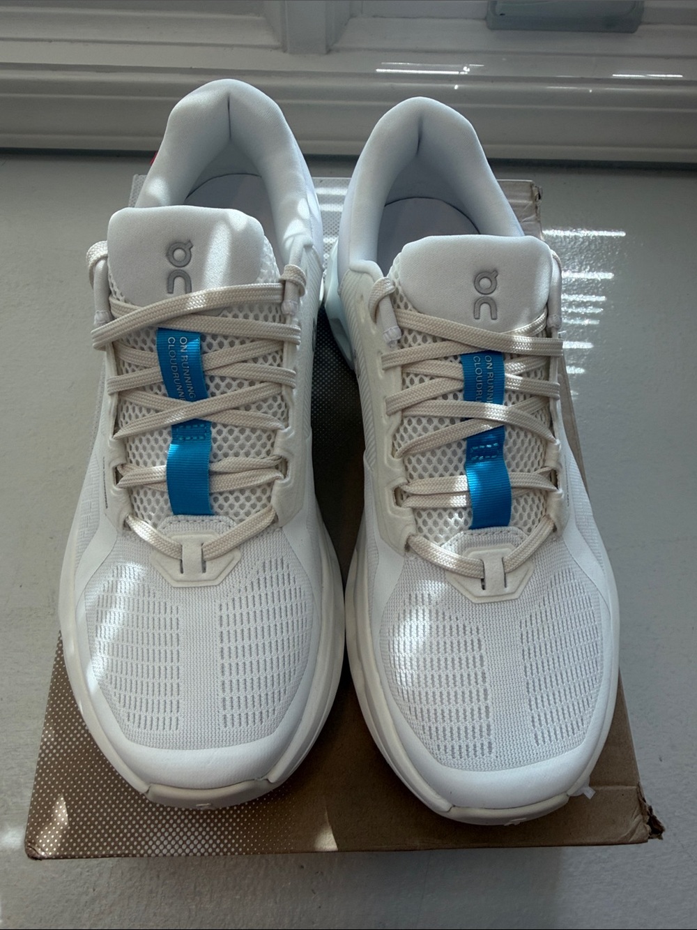 On Cloud Womens Lightweight White and Blue Sneakers NEVER worn brand new! - Picture 4 of 7